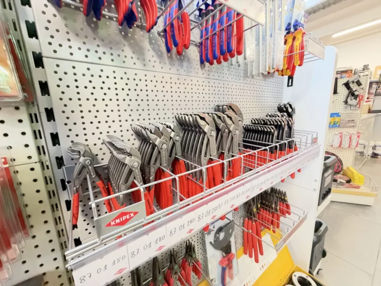Espositore pinze Knipex per elettricisti e manutentori